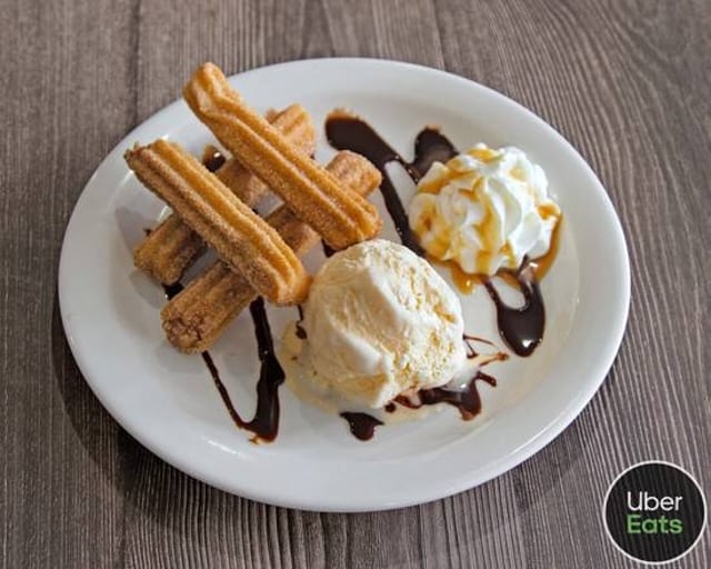 Churros & Helado.